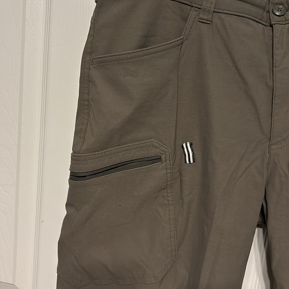 Eddie Bauer Rainer Shorts - Picture 3 of 11